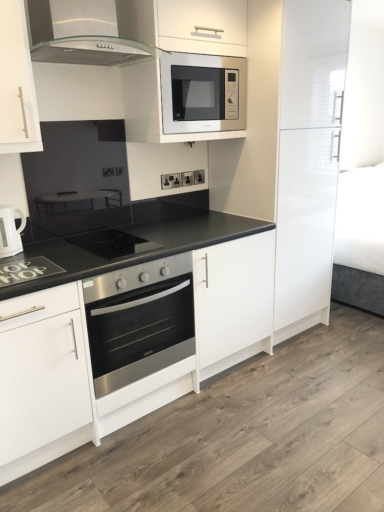 Fox House, Studio Apartments