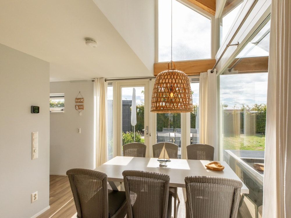 Enjoy Luxury and Comfort in Holiday Villa Kavel 10