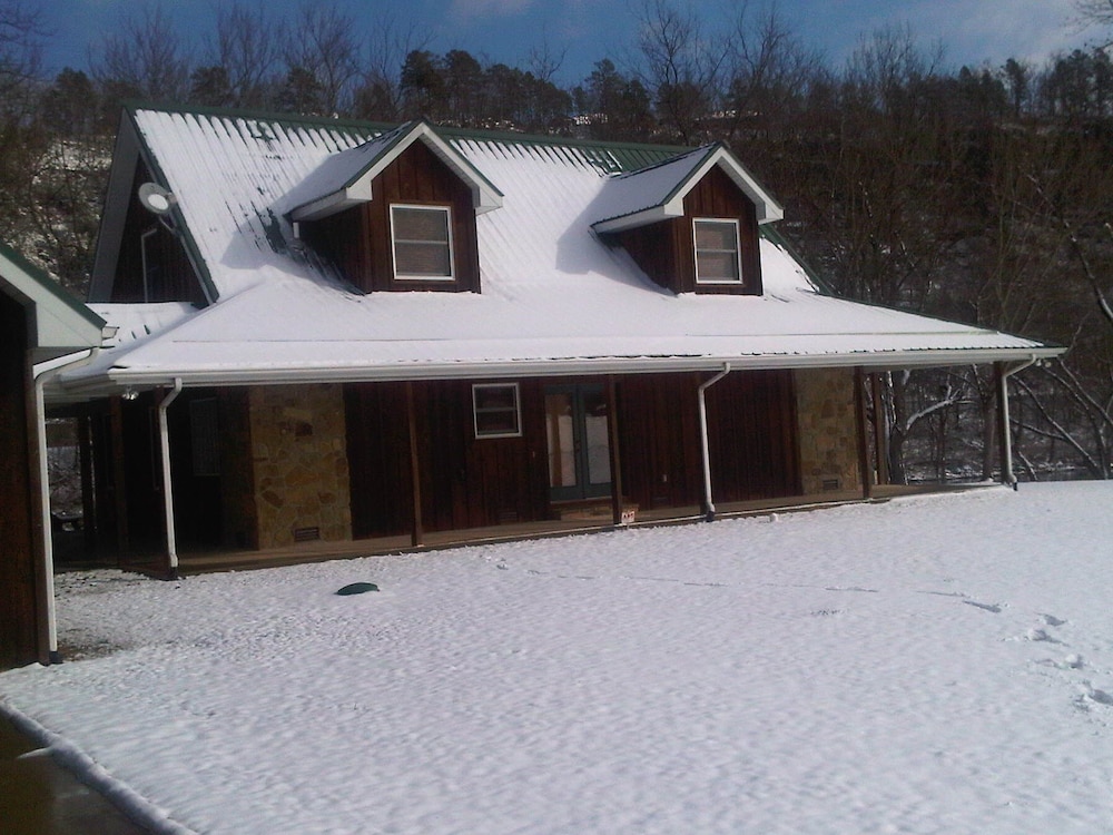 'troutfest' Riverfront Norfork Home, Great Fishing