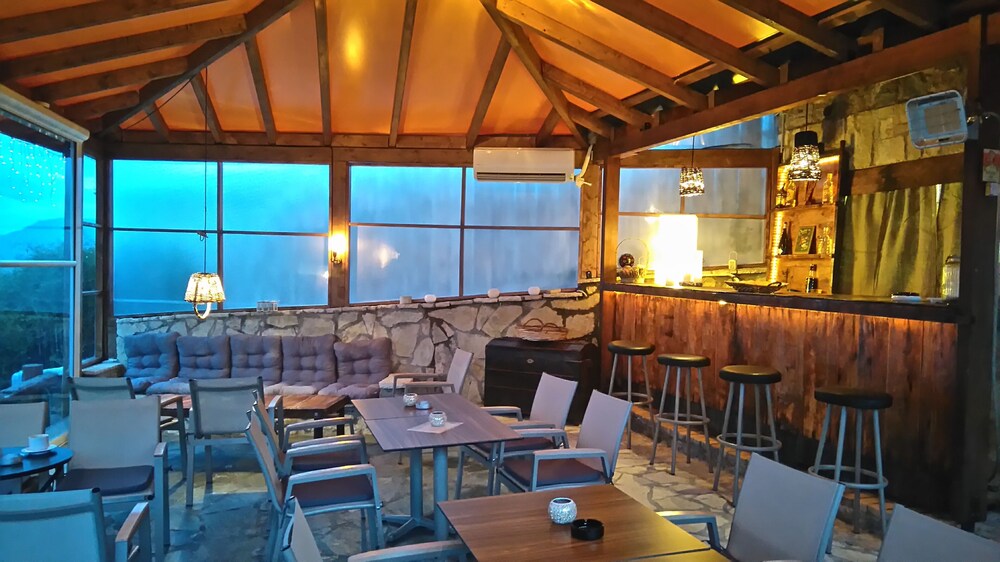 Gero-fotis Guesthouse - Upper Floor Superb View