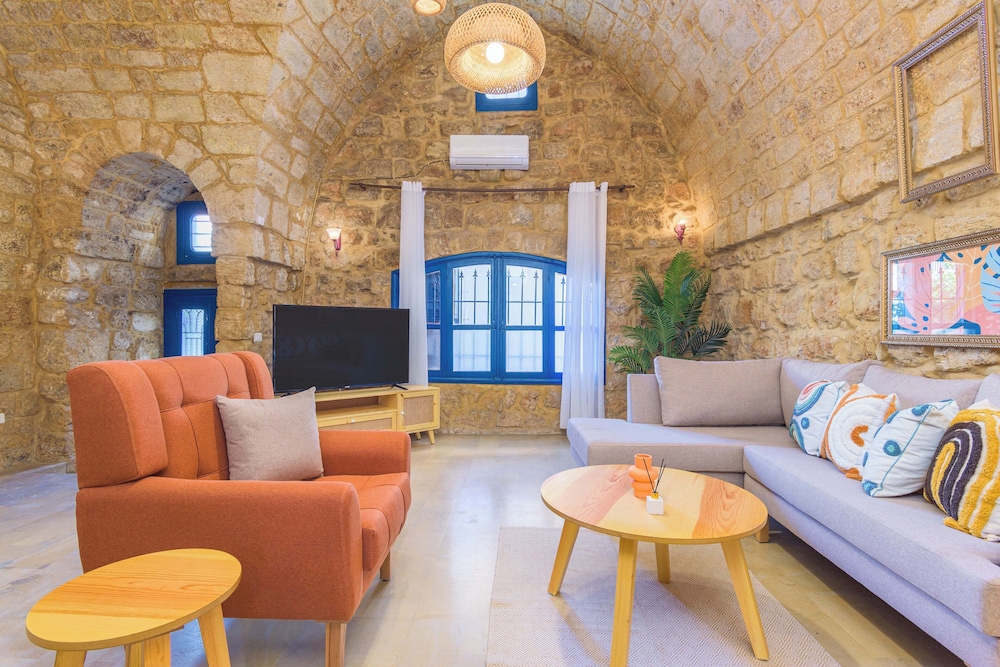 Galleria 1-Bedroom Apartment in Batroun