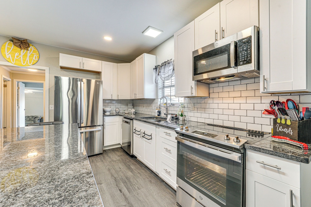 Updated Home 2 Mi to Downtown Texarkana!, photo 19