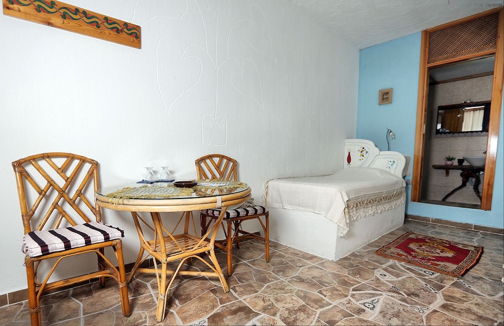 Mavi Keci Otel