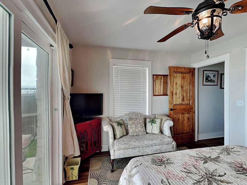Casa Del Sol by Miss Kitty’s