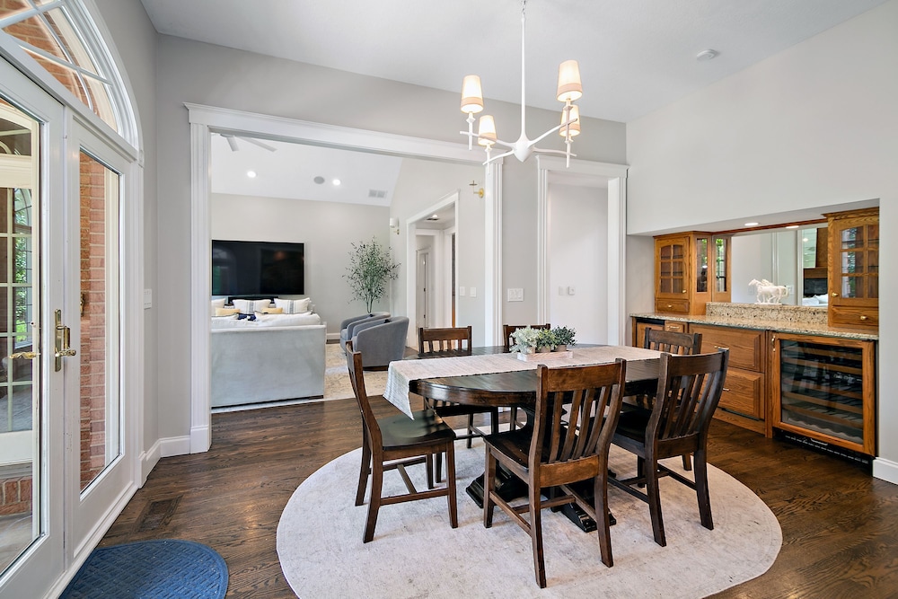 Private Riverbank 27-acre Estate 1 hr From Chicago