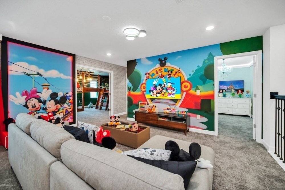 2900penolpe 9 Bedroom Home