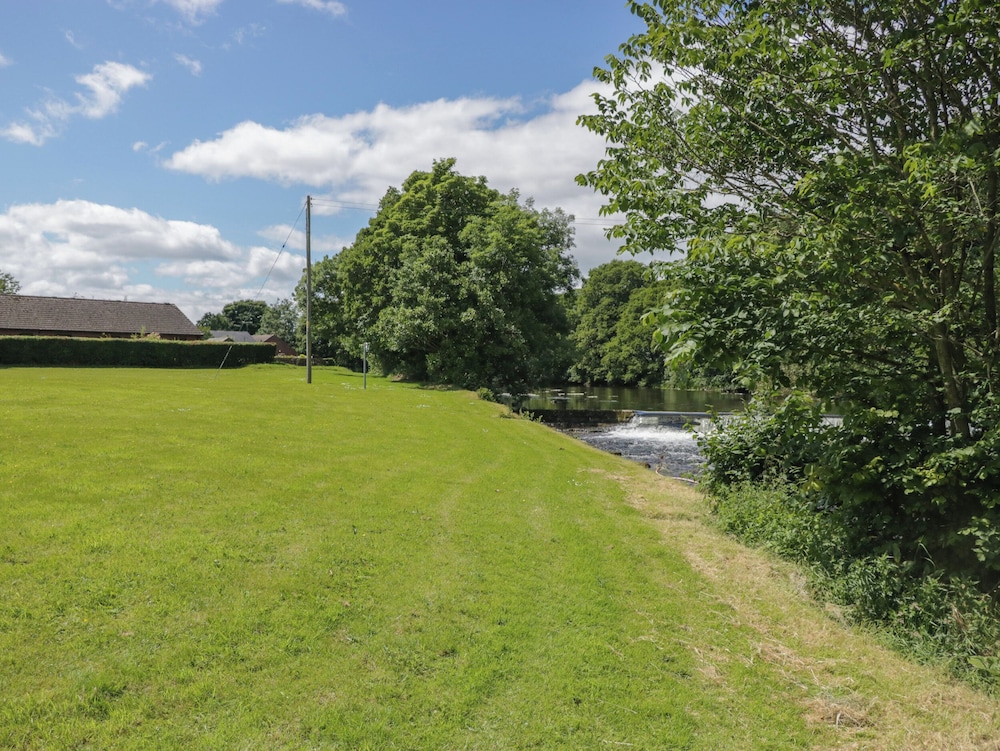 12 Eamont Park
