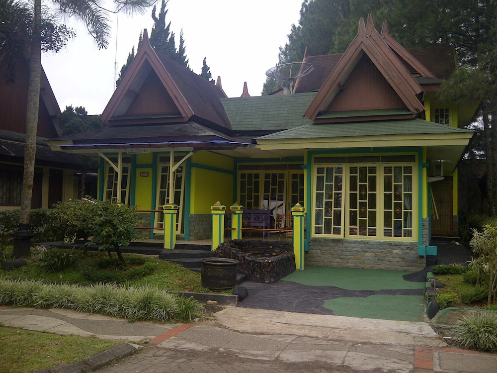 Villa Kota Bunga Teratai