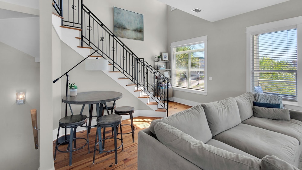 5BR Sleeps 14 in Seagrove Beach, Golf Cart, 6 Bikes, Pool + Free Attractions!