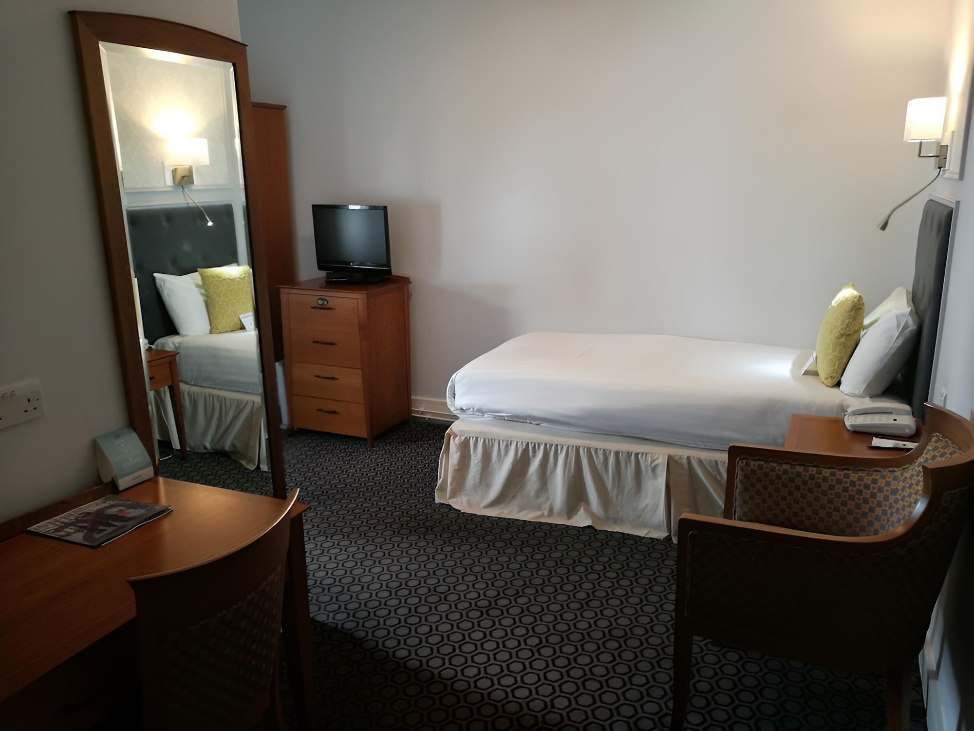 Mercure George Hotel Reading view 4