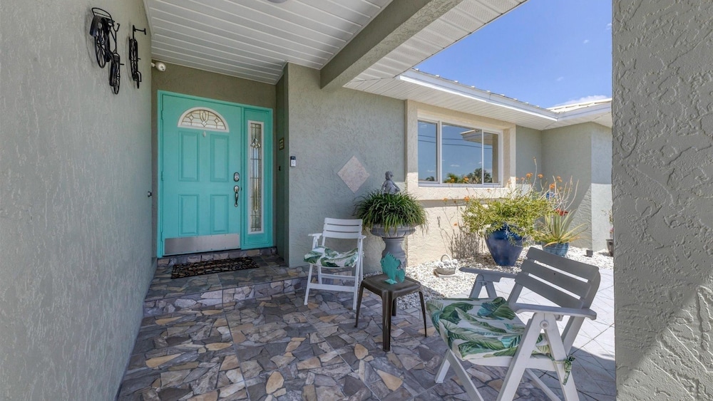 The Canal House Of Punta Gorda Isles, Pool, Pet Friendly, Kayaks, Bikes 3 Bedroom Home