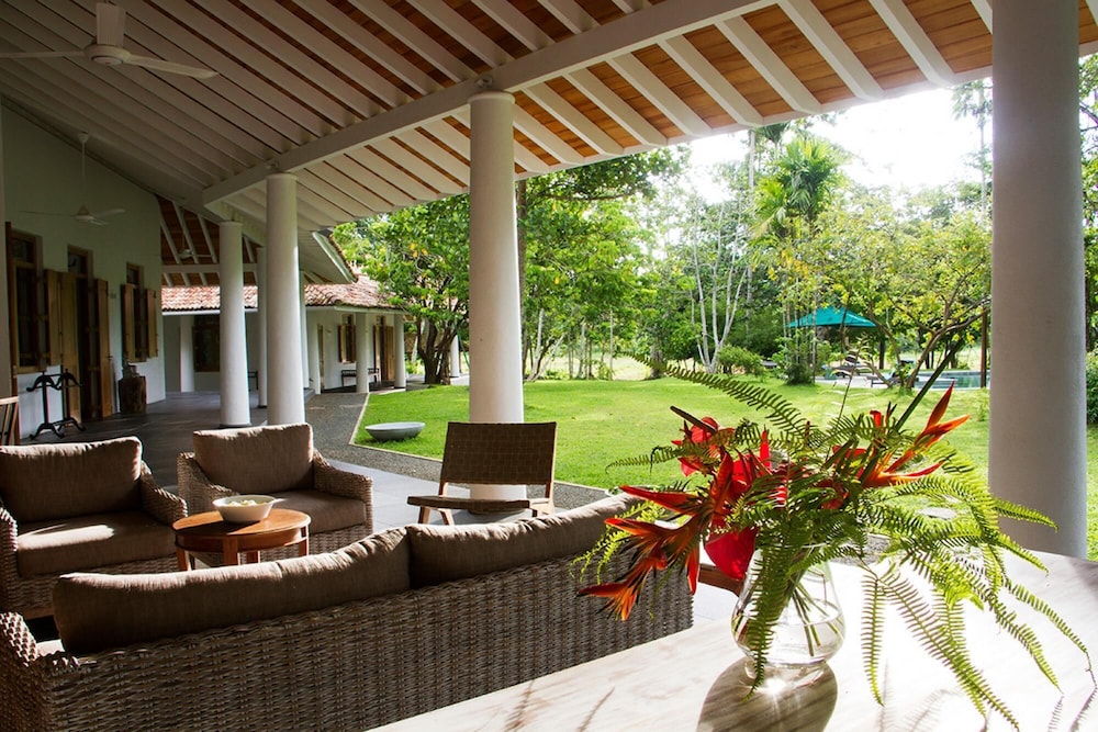 Family House With Large Garden In A Peaceful Setting view 5