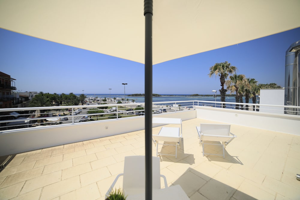 Riviera Luxury Rooms