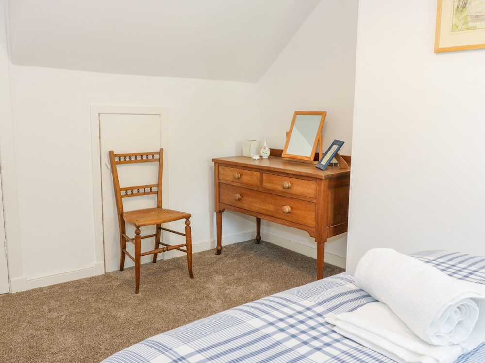 Daisy Cottage view 4