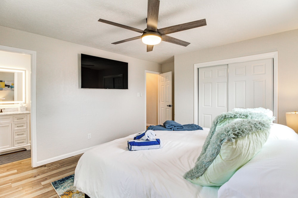 Newly Renovated Albuquerque Retreat w/ Pool Table