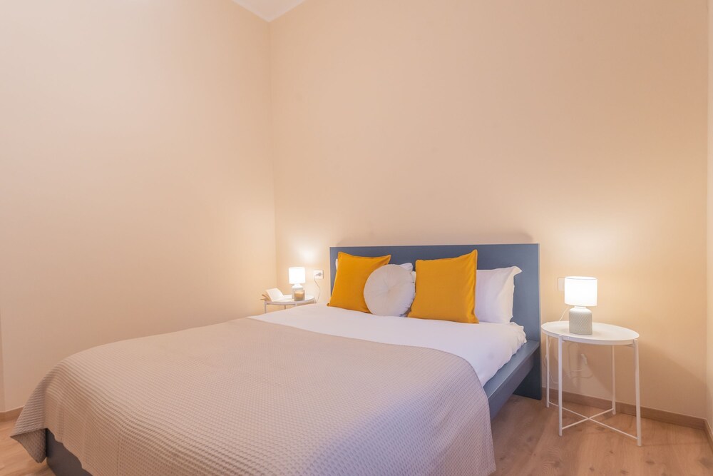 Simar Apartments Nearby Como S G Train Station