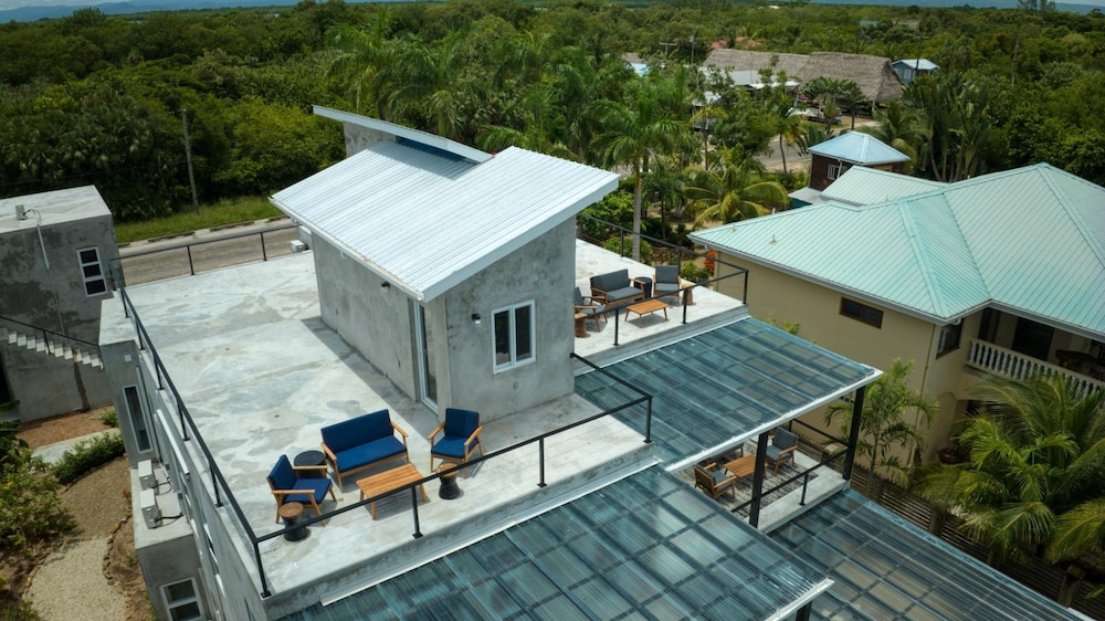 Conmigos 3 Bedroom Condo - Unit 1