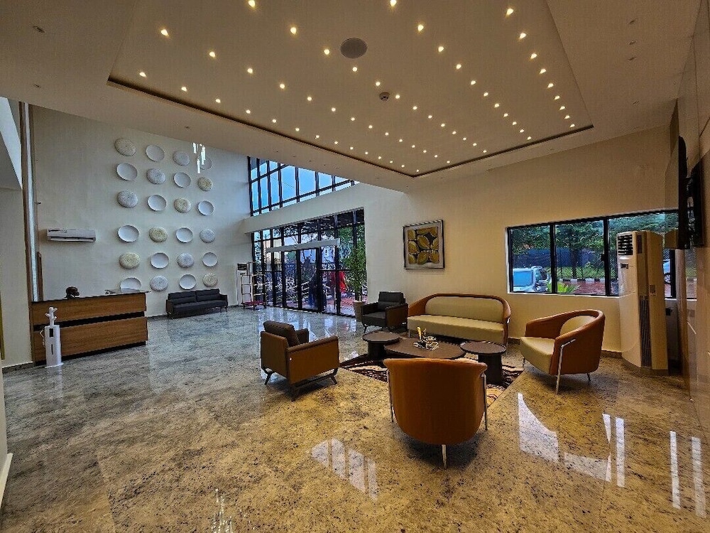 Reens Suites and Apartment