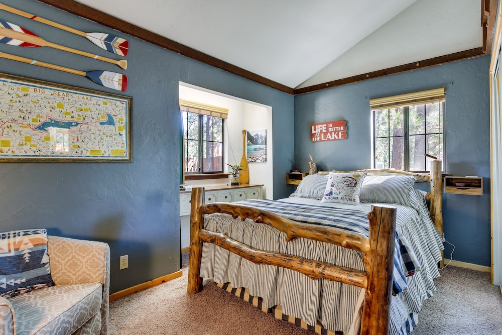 Central Big Bear Lake Retreat w/ Private Hot Tub!