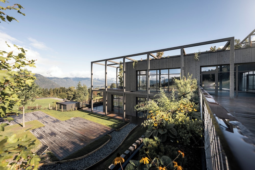 AKI Family Resort PLOSE