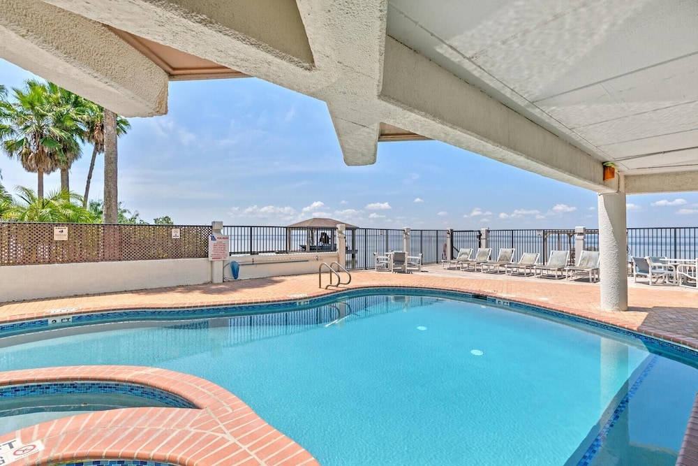 Quiet Bayfront Condo w/ Boat Slips & Fishing Pier! view 3
