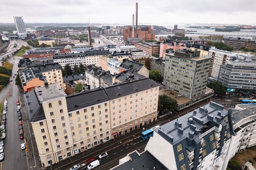 Modern Top-Floor Apt. in Helsinki