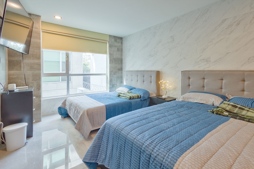 Homey 2BD w Gym Cibeles La Roma view 5