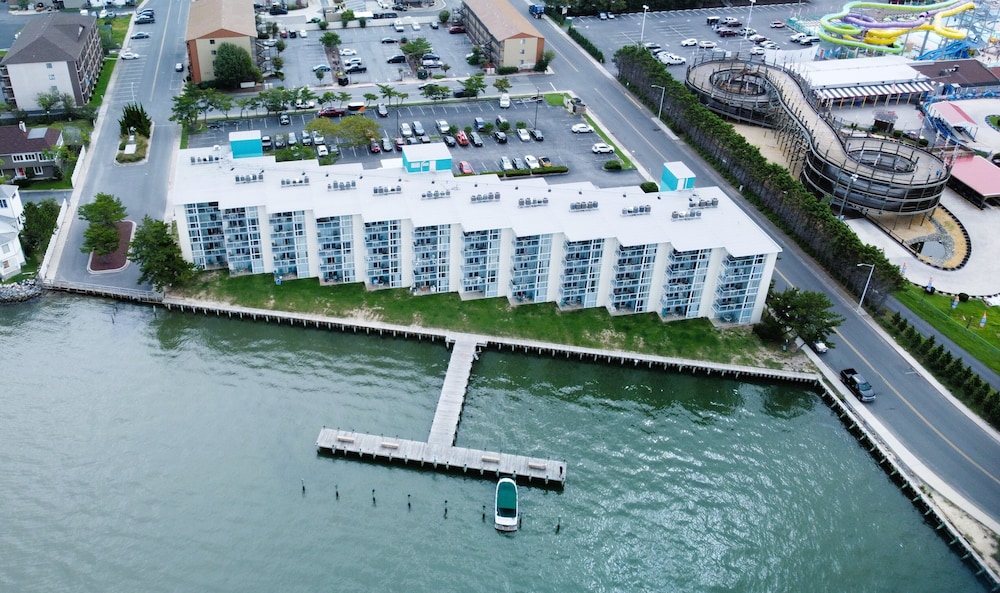 Bay Club Resort by Coolvacay