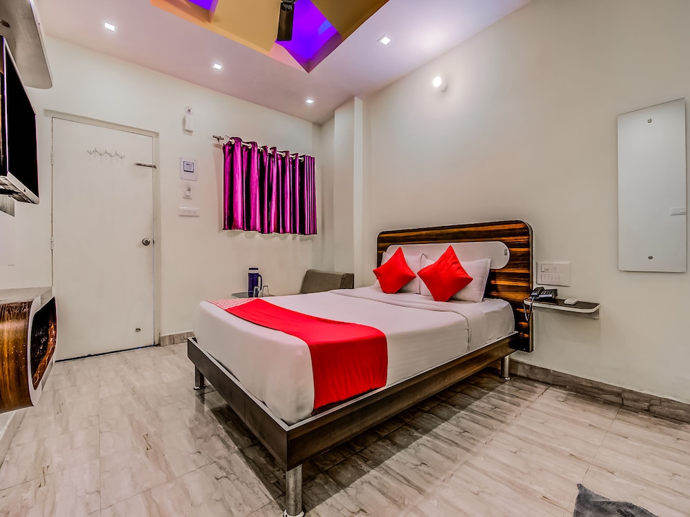 OYO 18873 Hotel Comfort view 5
