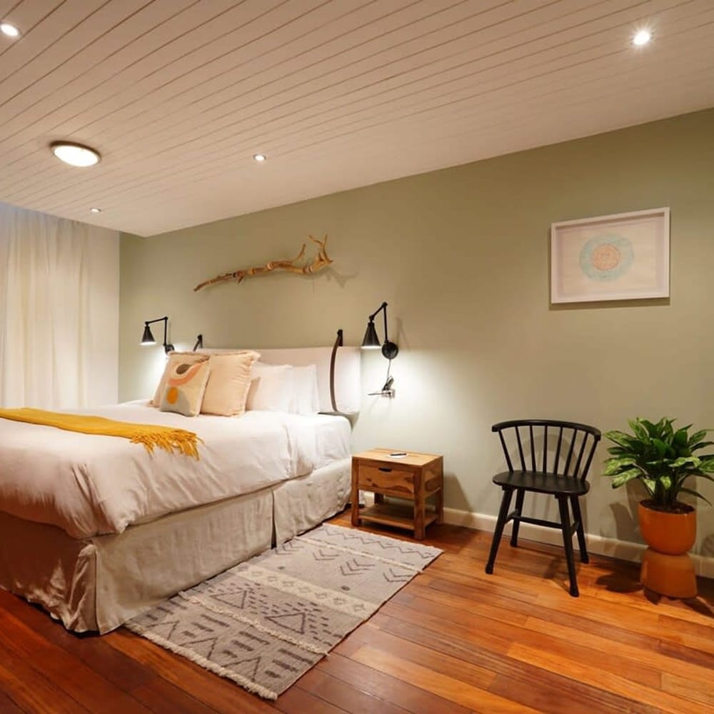 w Modern 2BR in Casco Viejo view 3