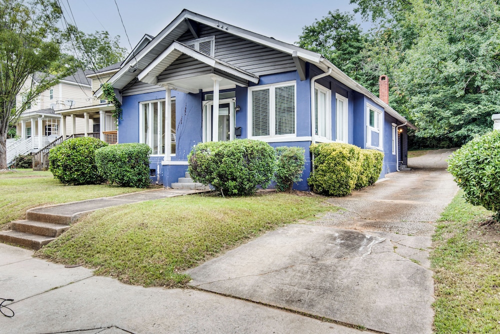 Renovated ATL Home 2 Mi to Mercedes-benz Stadium!