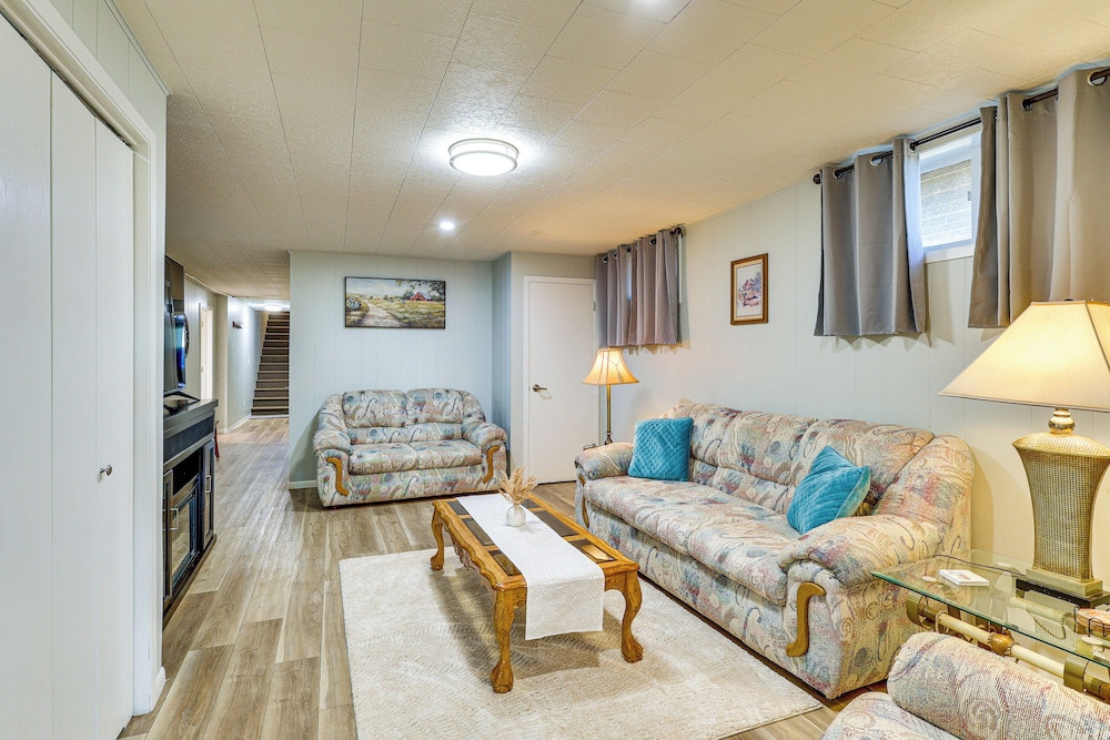 3 Acres of Serenity! Countryside Home in Dickinson