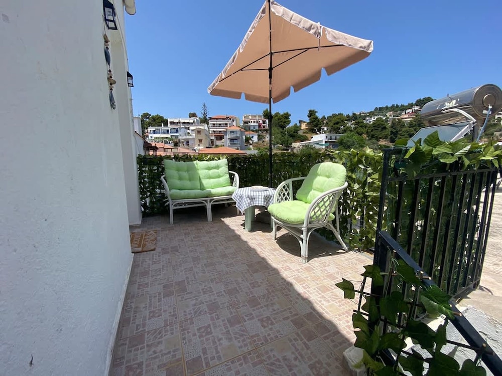 Alonnisos Beachfront Nest - Cozy Summer Getaway