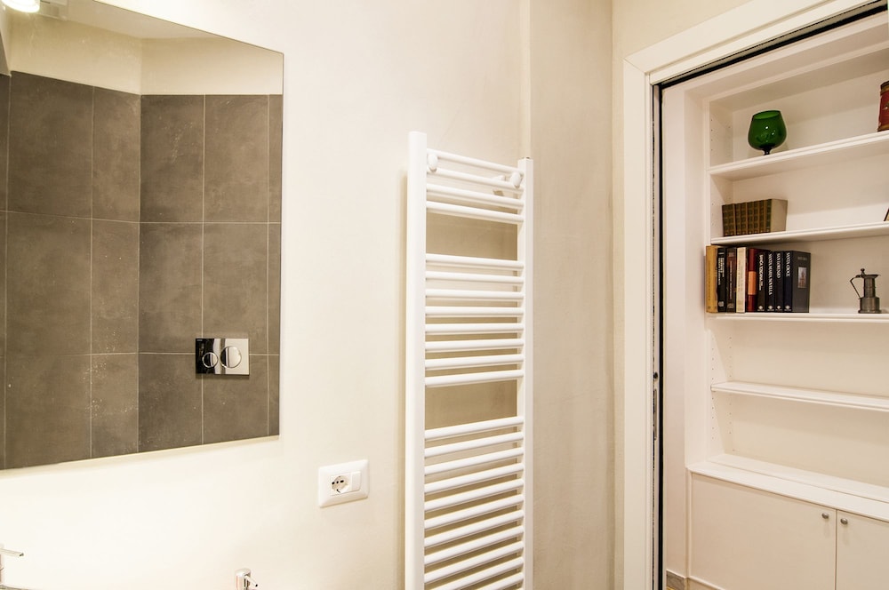 San Pietro Bright Apartment