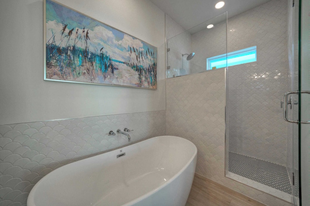 Sleeps 22 2 Homes w/ Private Pool + Patio Walkable Location, Golf Cart Zone
