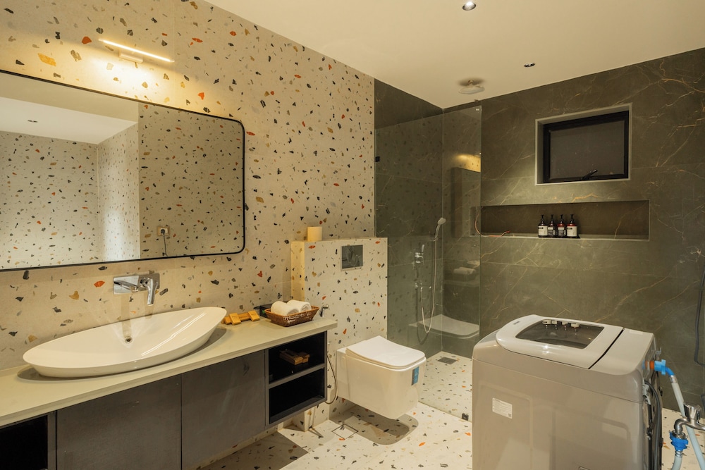 ELIVAAS Kamerios Maris 1 BHK Jacuzzi