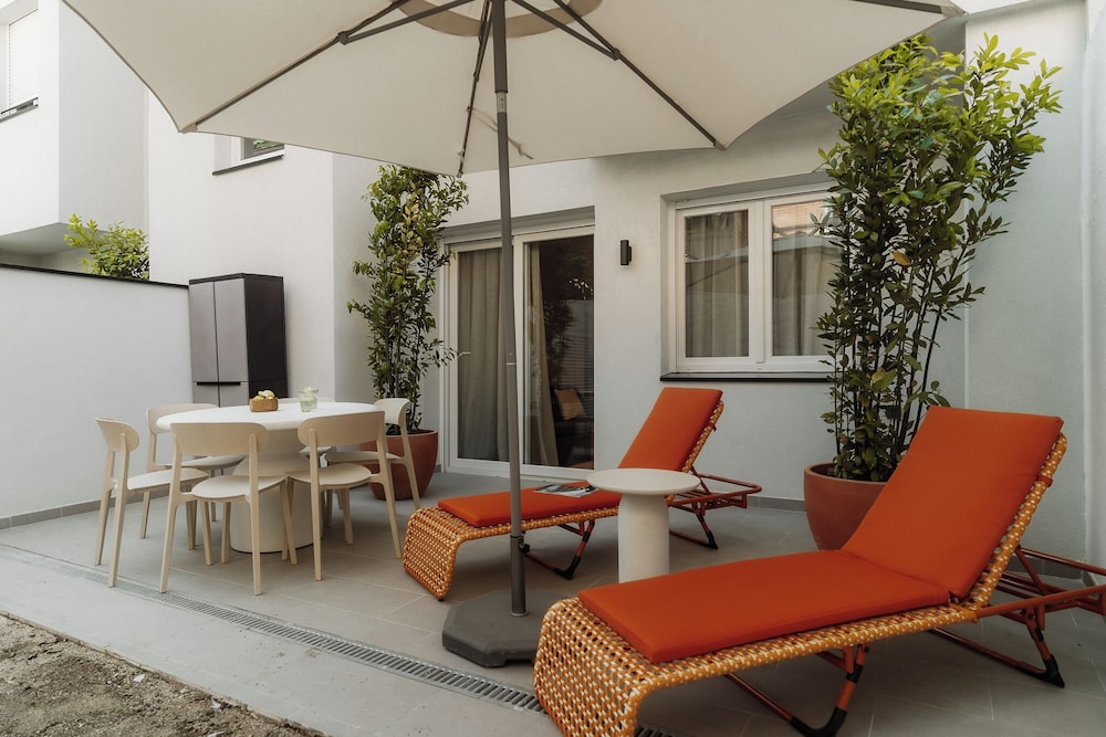 Via Monte Apartments