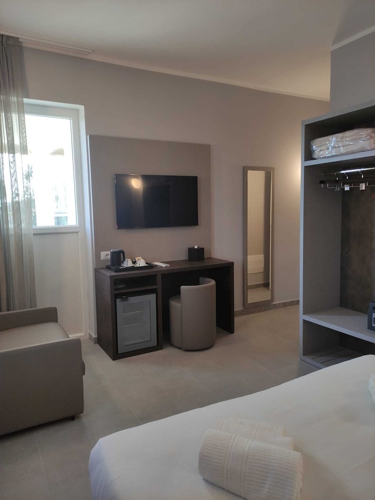 Tiber Suite