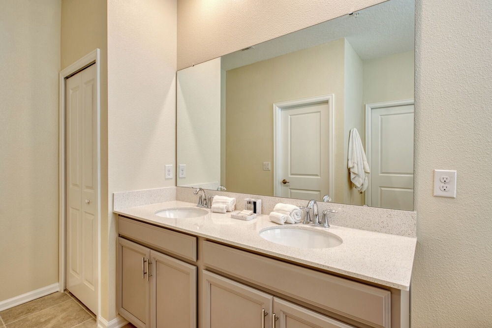 Champions Gate condos by UNE