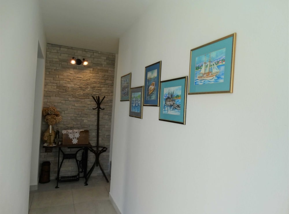 Spacious Novi Vinodolski Apartments With Terrace and Shared Pool
