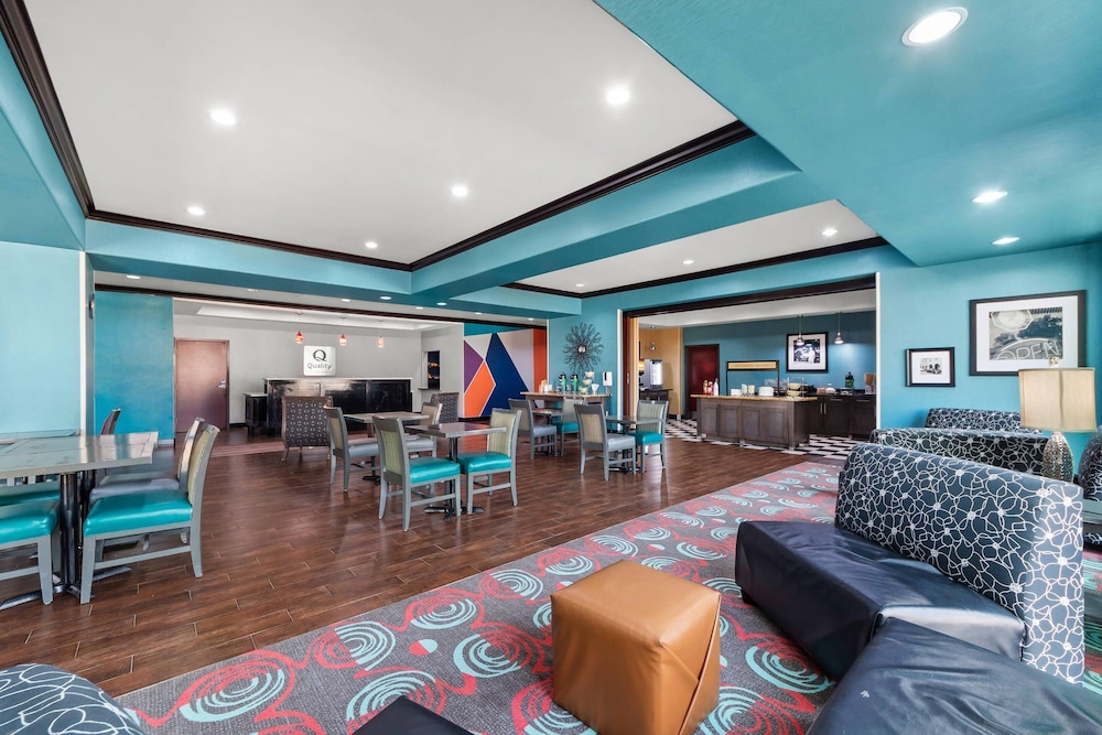 Quality Inn & Suites Pearsall