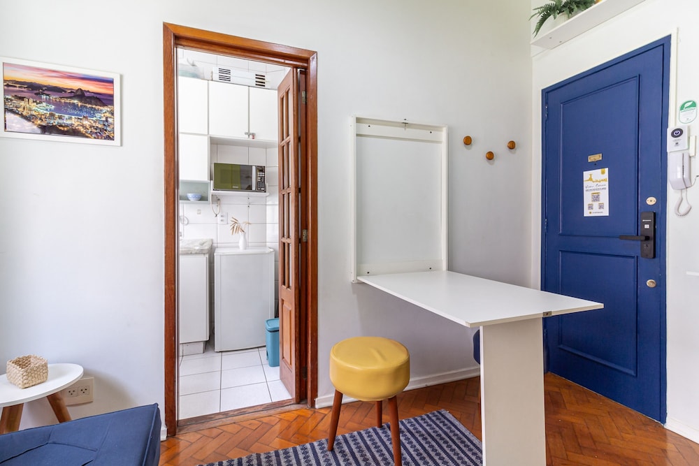 Flat in Copacabana 9 Minutes From the Beach Stc202
