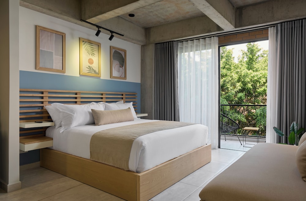30 Living Suites