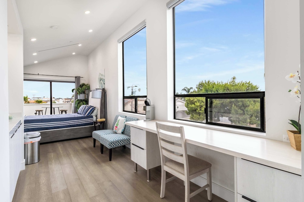 @ Marbella Lane - Luxi 4BR Haven w/ Skyscape Views