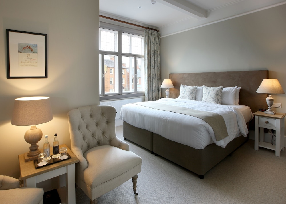 Aylesbury Vacations - The Five Arrows Hotel - Property Image 36