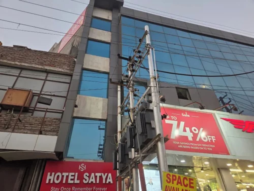 Fabhotel Satya