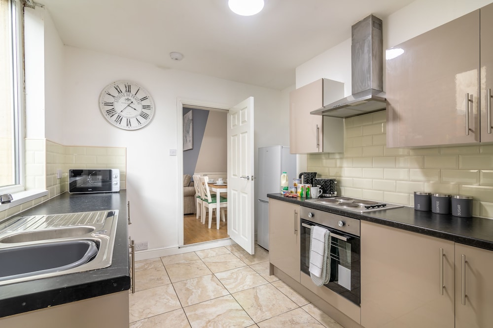 Platform Fishing Quarter Apartments view 5
