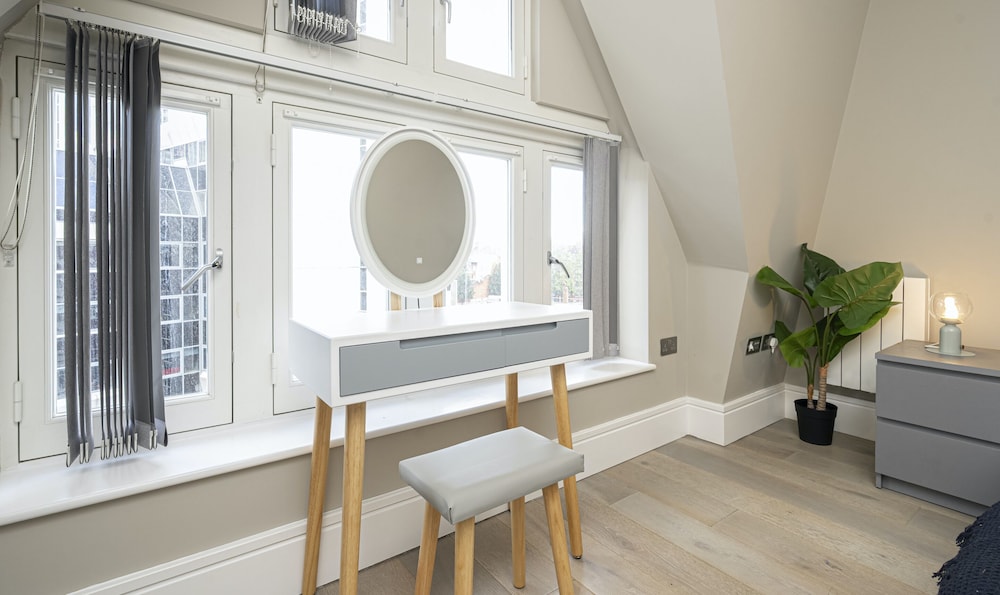 Superb Apartments opp Edgware Rd Station