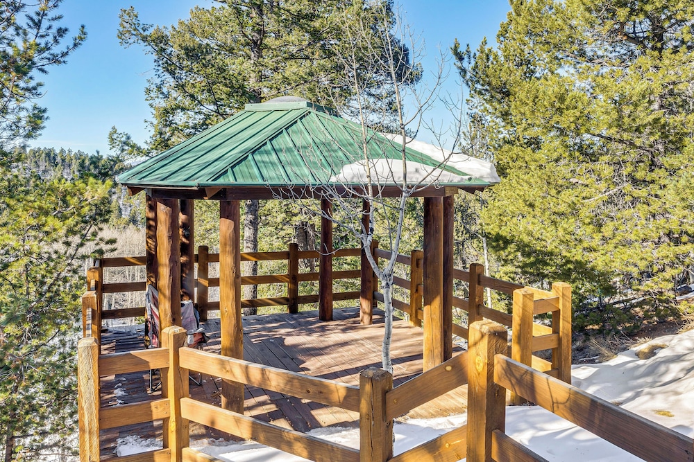 Private Fishing Pond: Mtn-view Home in Florissant!