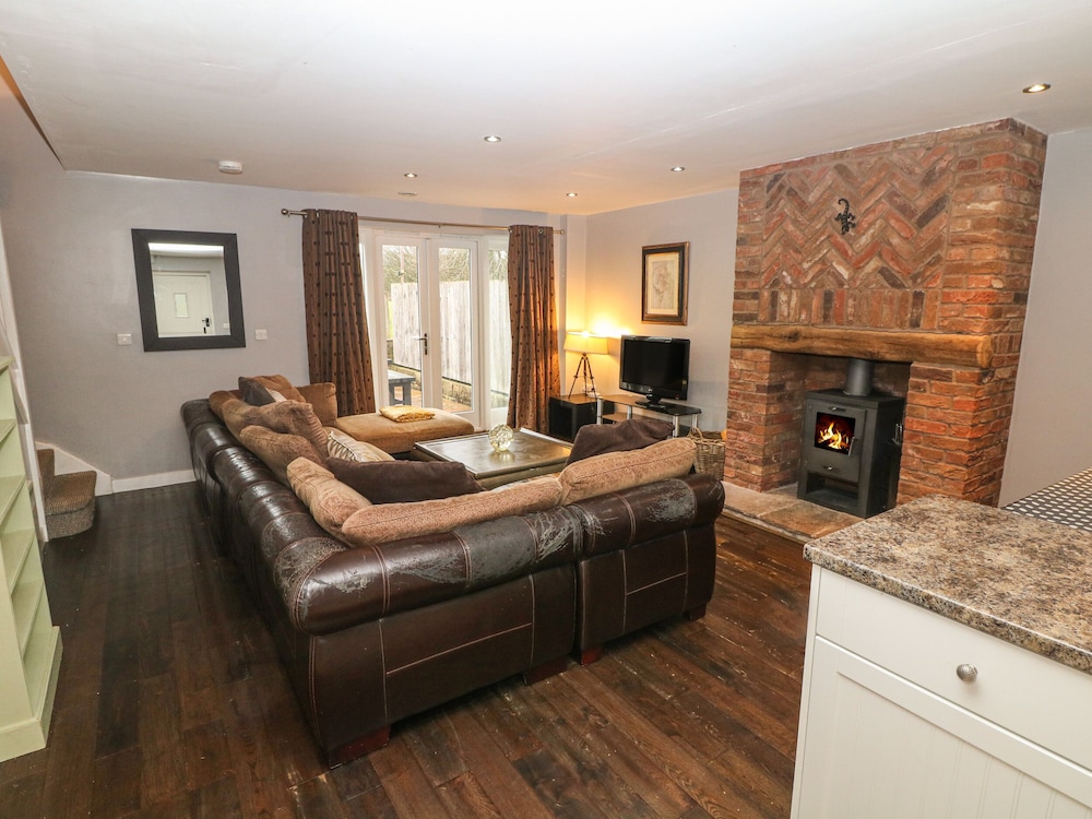 Stoke-on-trent Vacations - Bunbury - Property Image 9